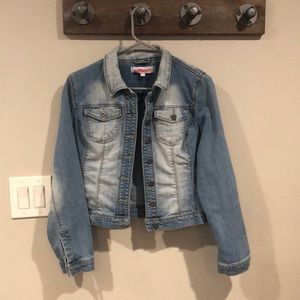 Women’s stonewashed jean jacket